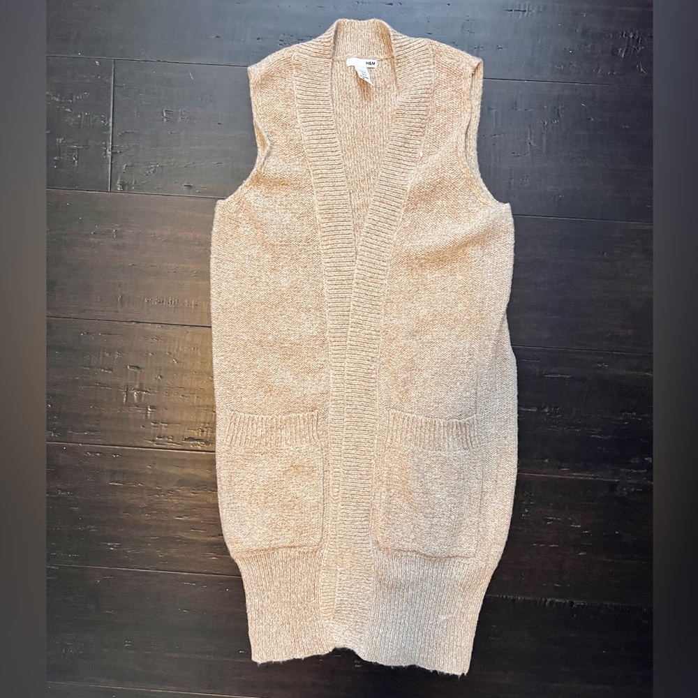 H&M long sweater vest. Size small